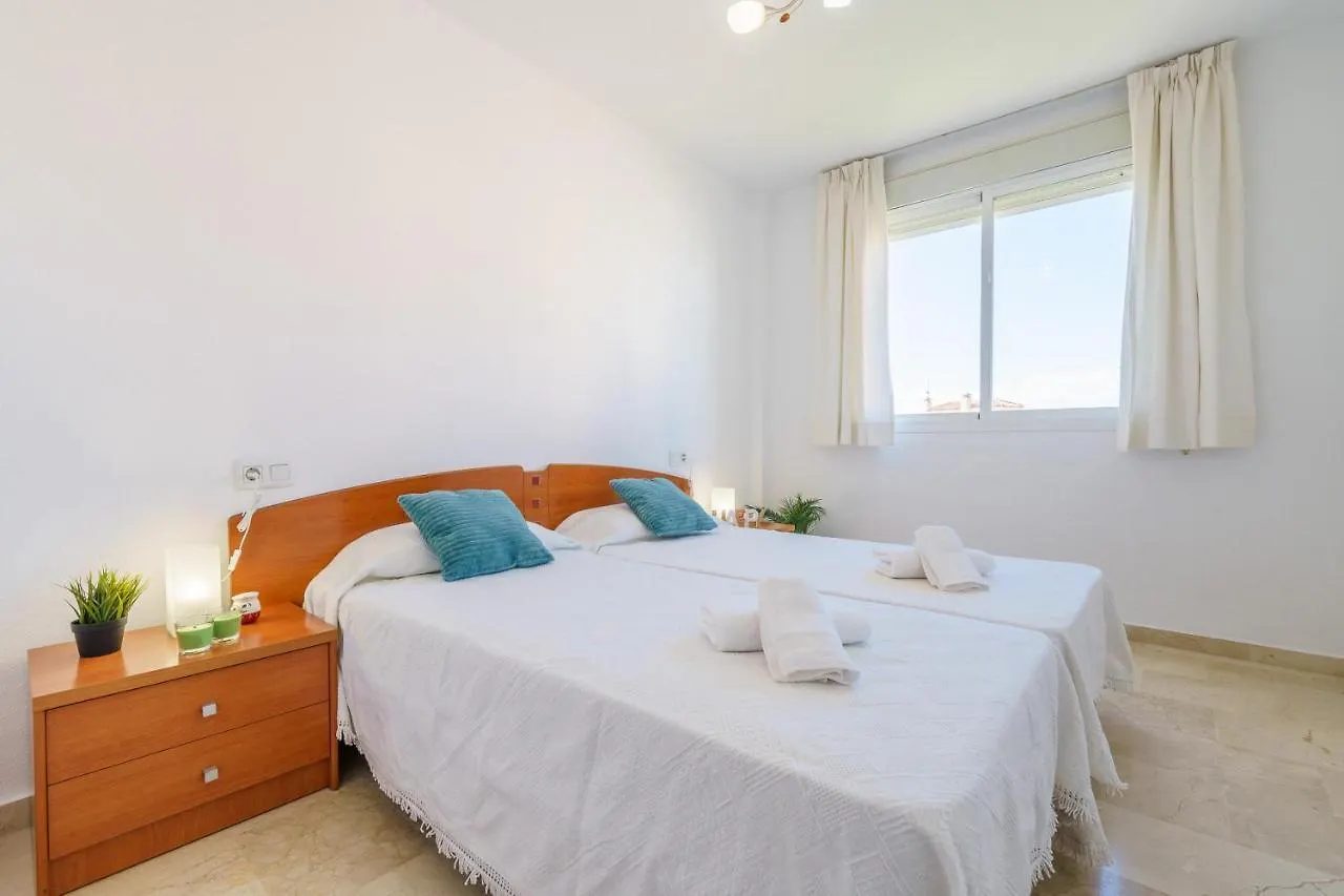 דירה פואנגירולה La Paloma With Pool - Happy Rentals